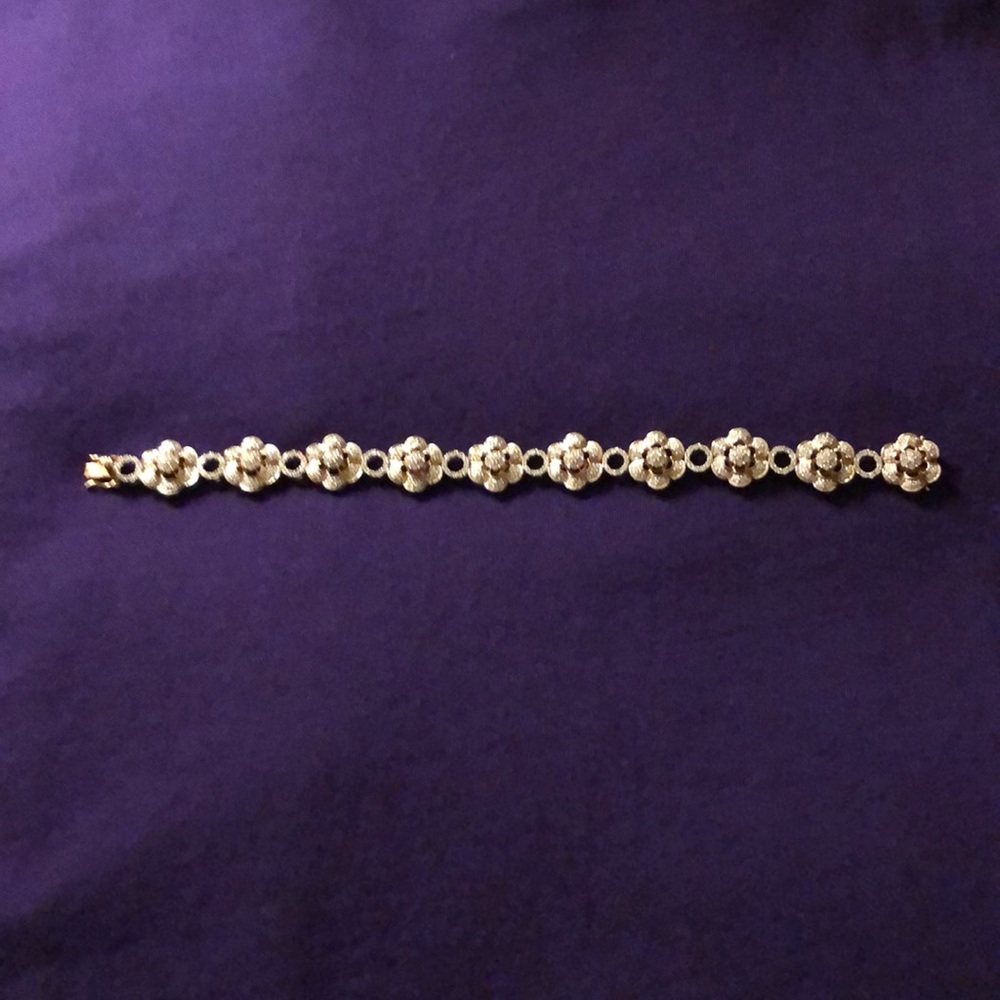 Vintage gorgeous diamond bracelet over 1 ct diamonds. Set in 14kt white gold.